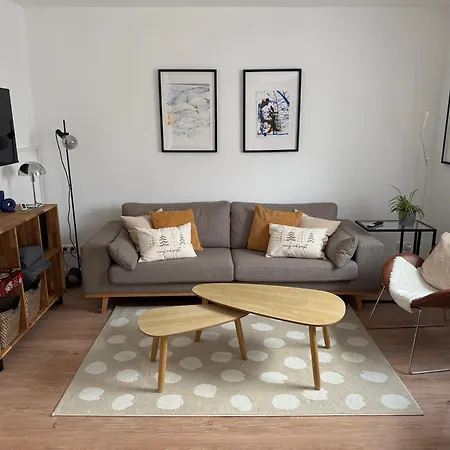 Neu Saniertes - 3 Schlafzimmer - Aussenbereich *